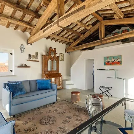 Casa Adriana, A Burghesius