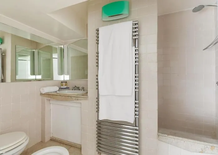 Casa Adriana, A Burghesius Rom