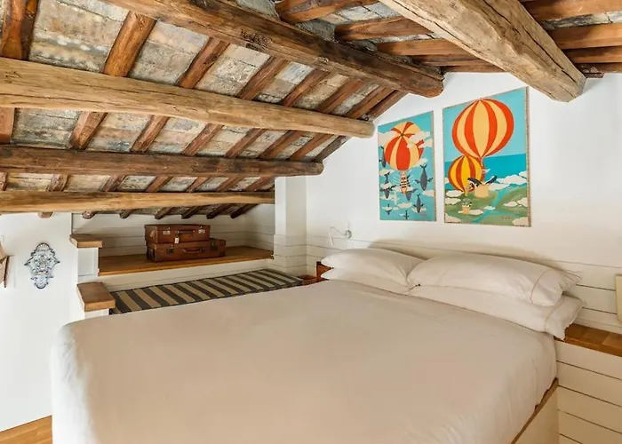 Casa Adriana, A Burghesius * Rom